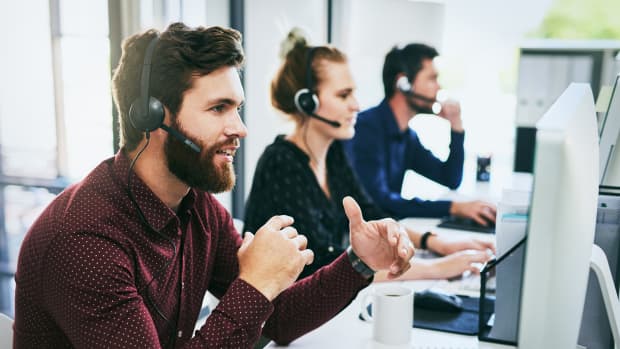 Berater in einem Callcenter