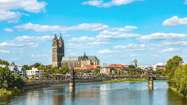 Die Skyline vom Magdeburg von der Elbe aus