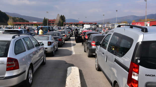 Stau vor der serbischen Grenze