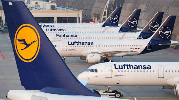 Flugzeuge der Fluggesellschaft Lufthansa bleiben während eines Streiks auf dem Boden