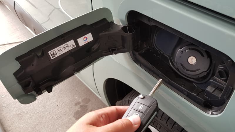 Citroën Berlingo: Tankdeckel nur mit dem Schlüssel zu öffnen