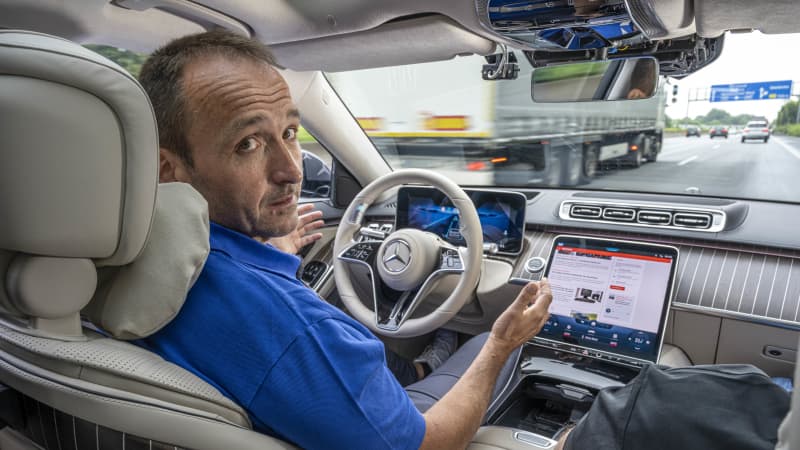 Automatisiertes Fahren auf der Autobahn mit der Mercedes S-Klasse