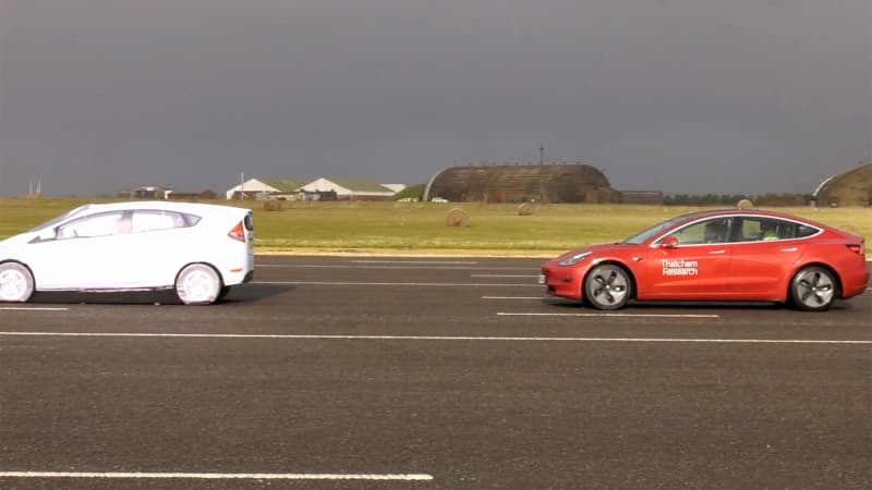 Tesla Model 3 beim EuroNCAP Automated Driving Test