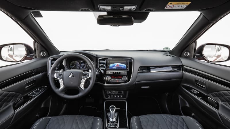 Mitsubishi Outlander PHEV Hybrid Cockpit