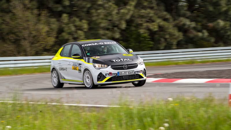 der Rally Opel Corsa-e auf dem Testgelände