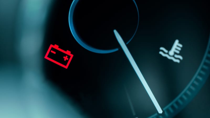 Batterie Warnleuchte im Auto