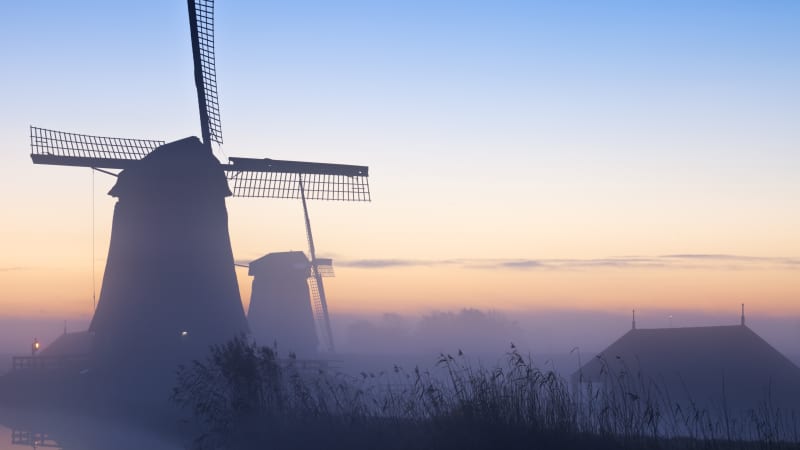 Windmühlen in den Niederlanden im Winter