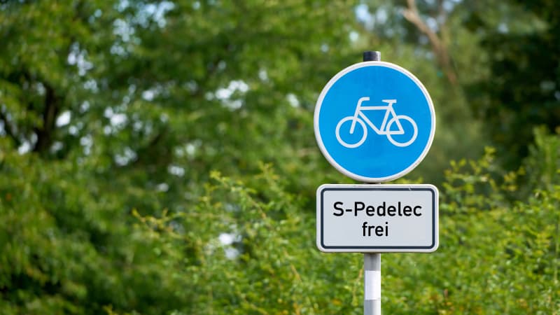 Fahrradweg Schild mit dem Zusatz S-Pedelec frei