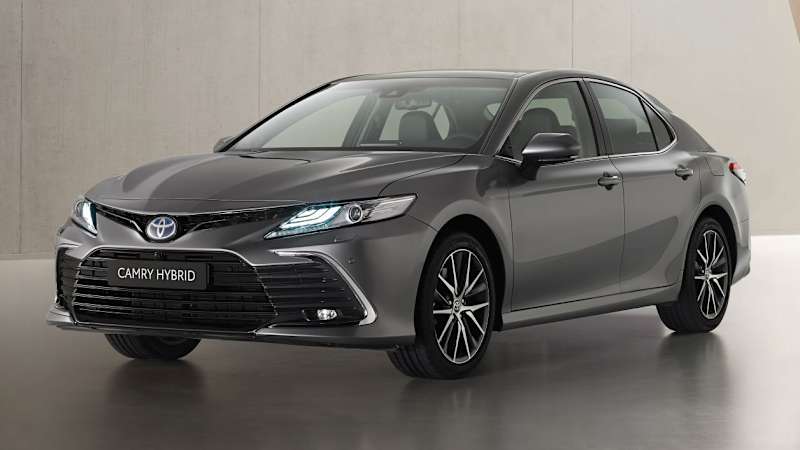Toyota Camry XV70 1. Facelift