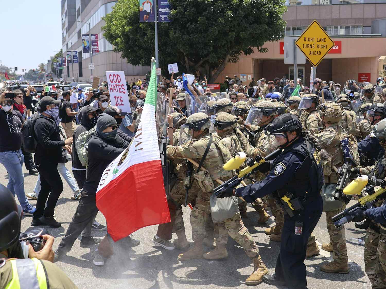 Proteste am 8. Juni 2025 gegen Razzien der Einwanderungsbehörde in Los Angeles