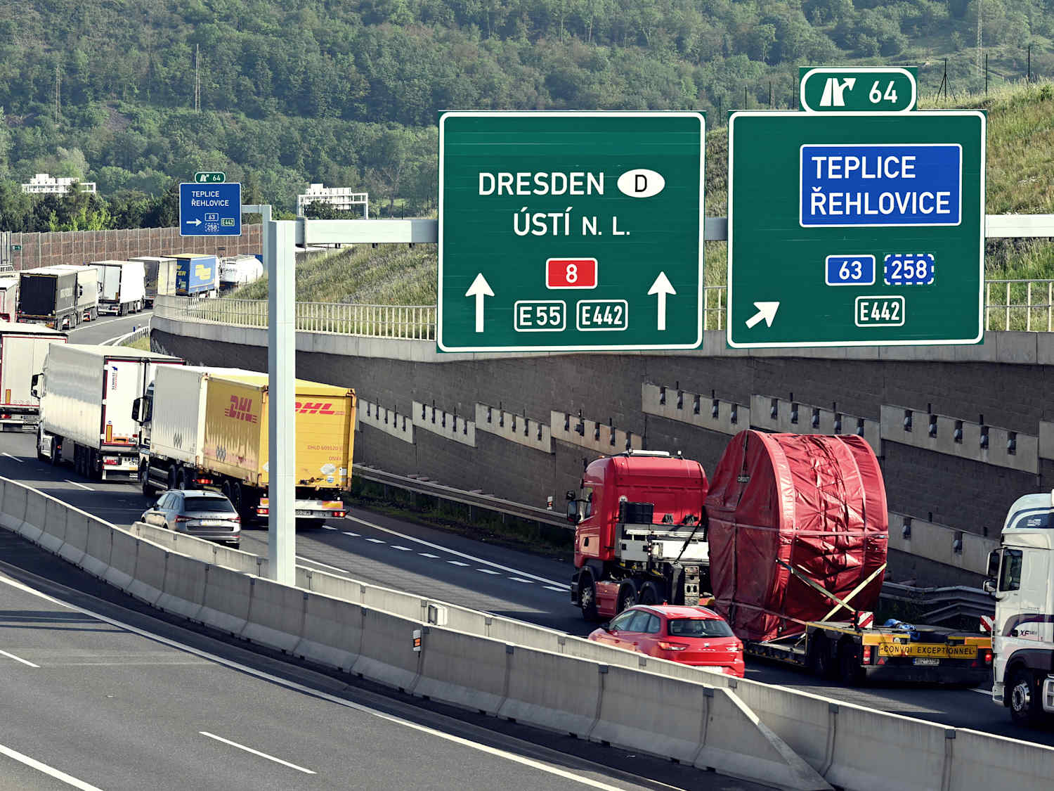 Aufnahme der tschechischen Autobahn D8 Richtung Dresden ein Deutschland