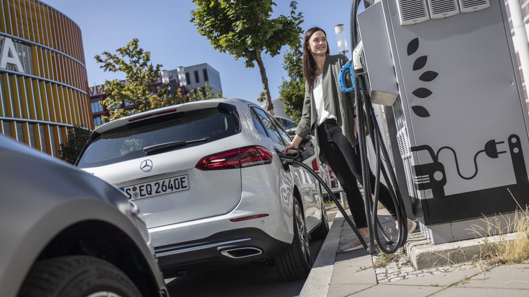 Mercedes B Klasse Test Als Plug In Hybrid Adac