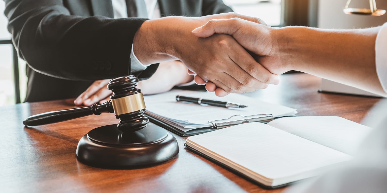 Unfall, Bußgeld, Ärger mit der Werkstatt: Wer zahlt die Kosten für den