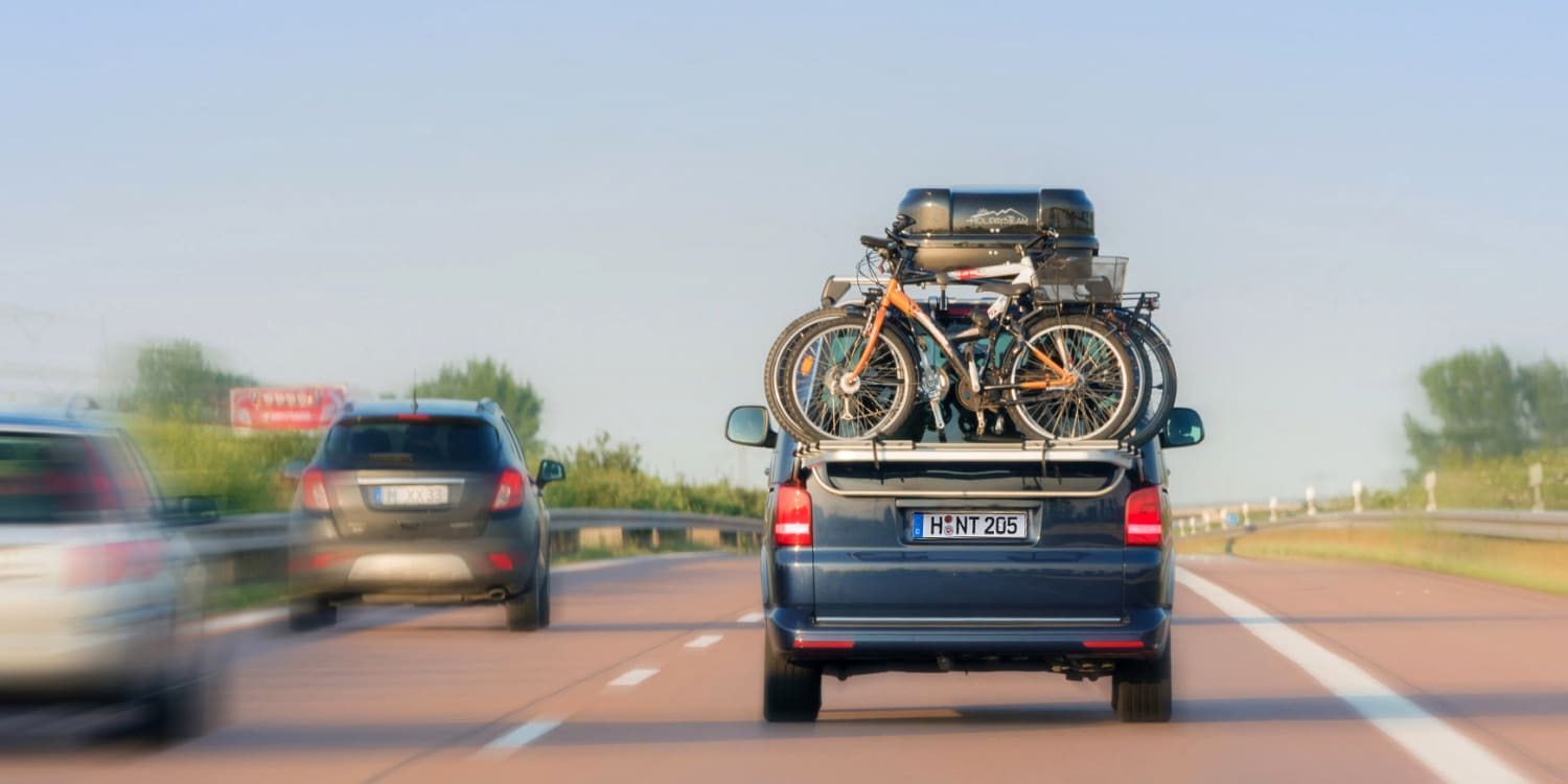 fahrradträger wo fahrräder drauf kommen und abdeckung plane