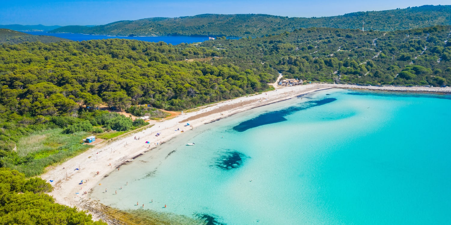 Kroatien: Die schönsten Sandstrände und Badebuchten | ADAC