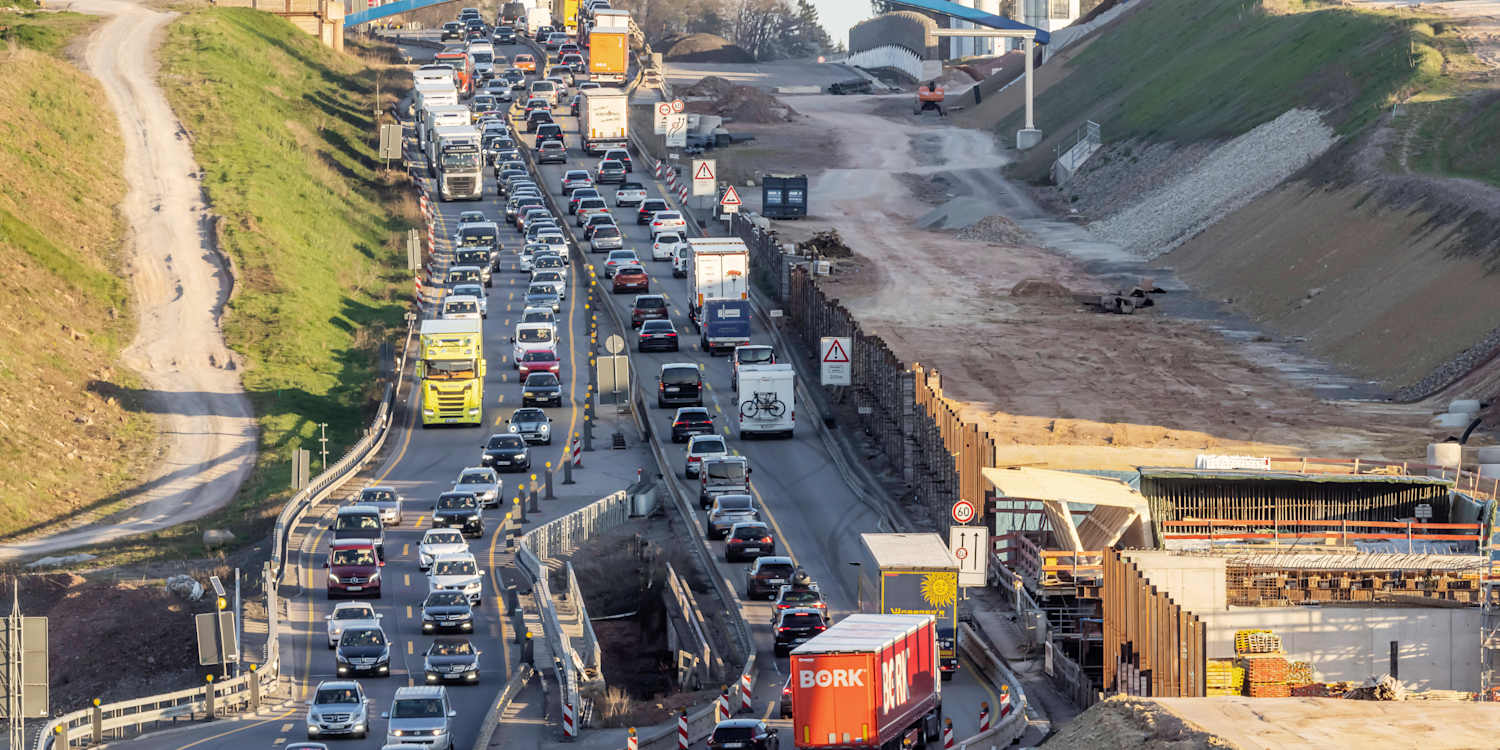A8 bei Pforzheim Richtung Stuttgart am Wochenende gesperrt