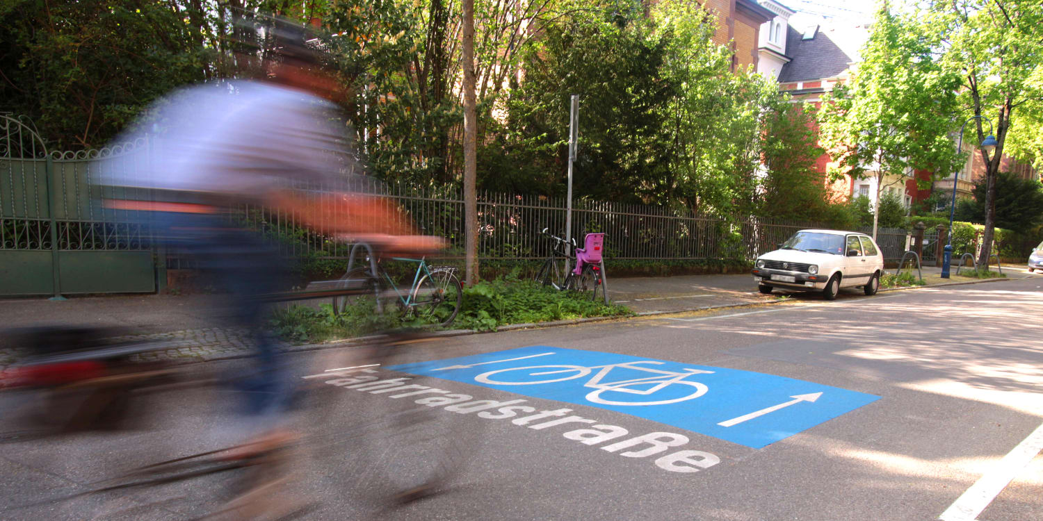 In Fahrradstraßen hat der Radverkehr Vorrang | ADAC