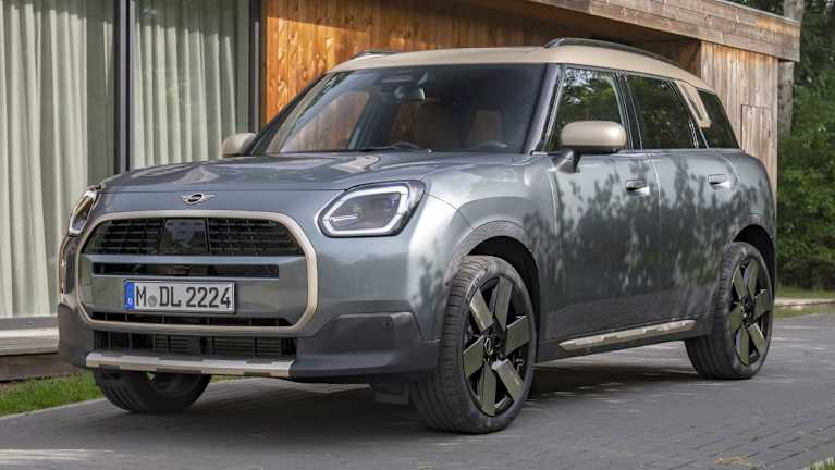 Countryman C Favoured Trim Steptronic (DKG)
