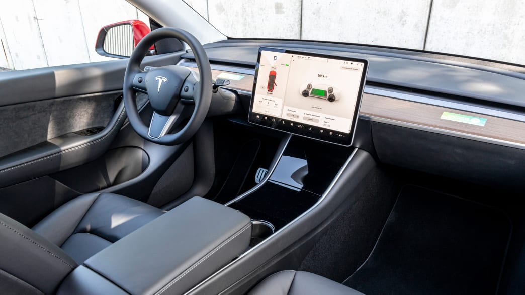tesla model y testfahrt reichweite daten preis adac