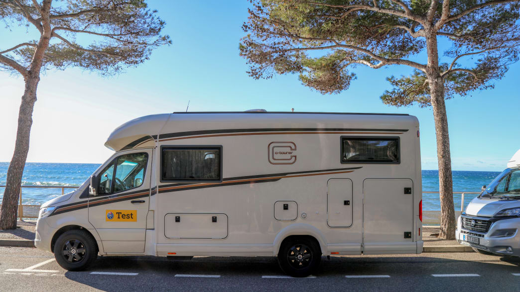 funf teilintegrierte wohnmobile im test adac