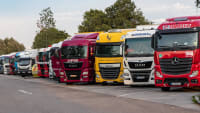Fahrverbot An Sonn Und Feiertagen Gilt Nicht Fur Alle Lkw Adac