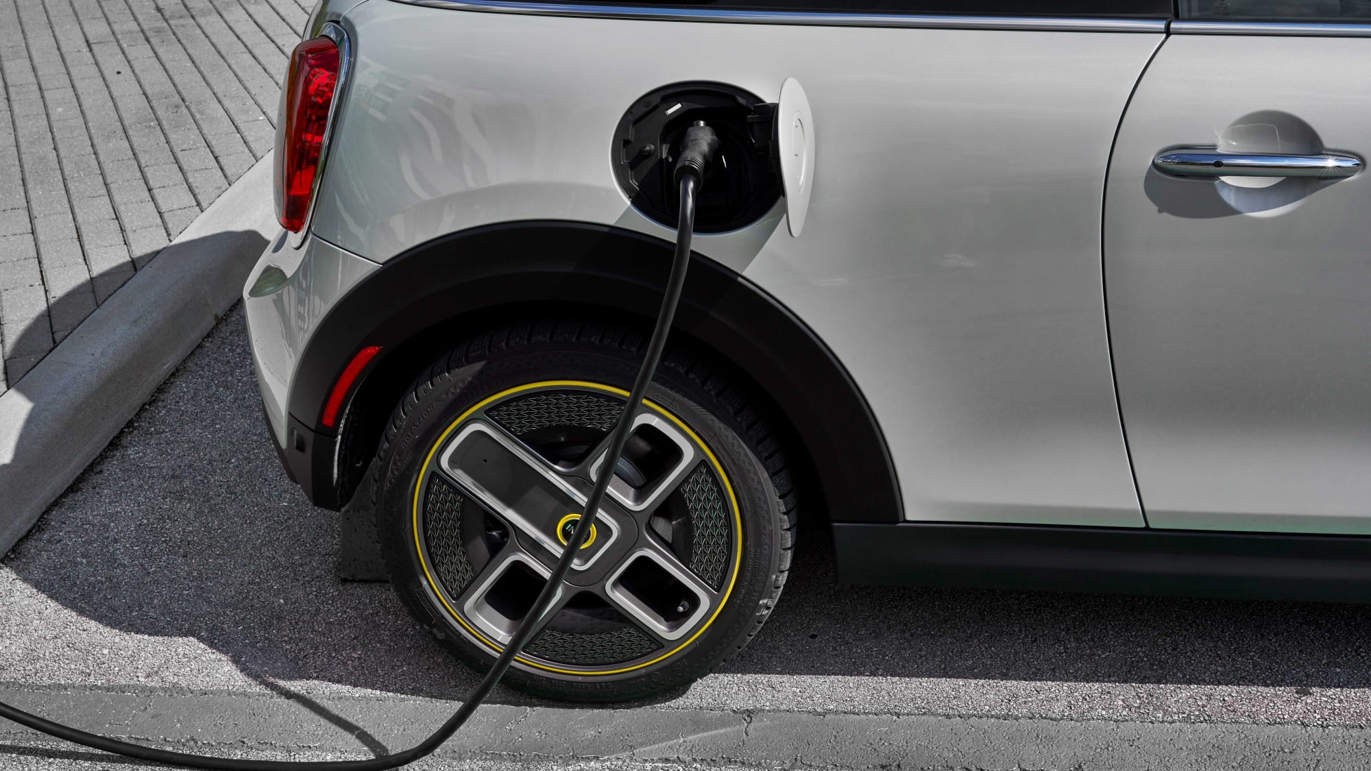 Mini Cooper Se Elektro Test Bilder Preis Reichweite Adac