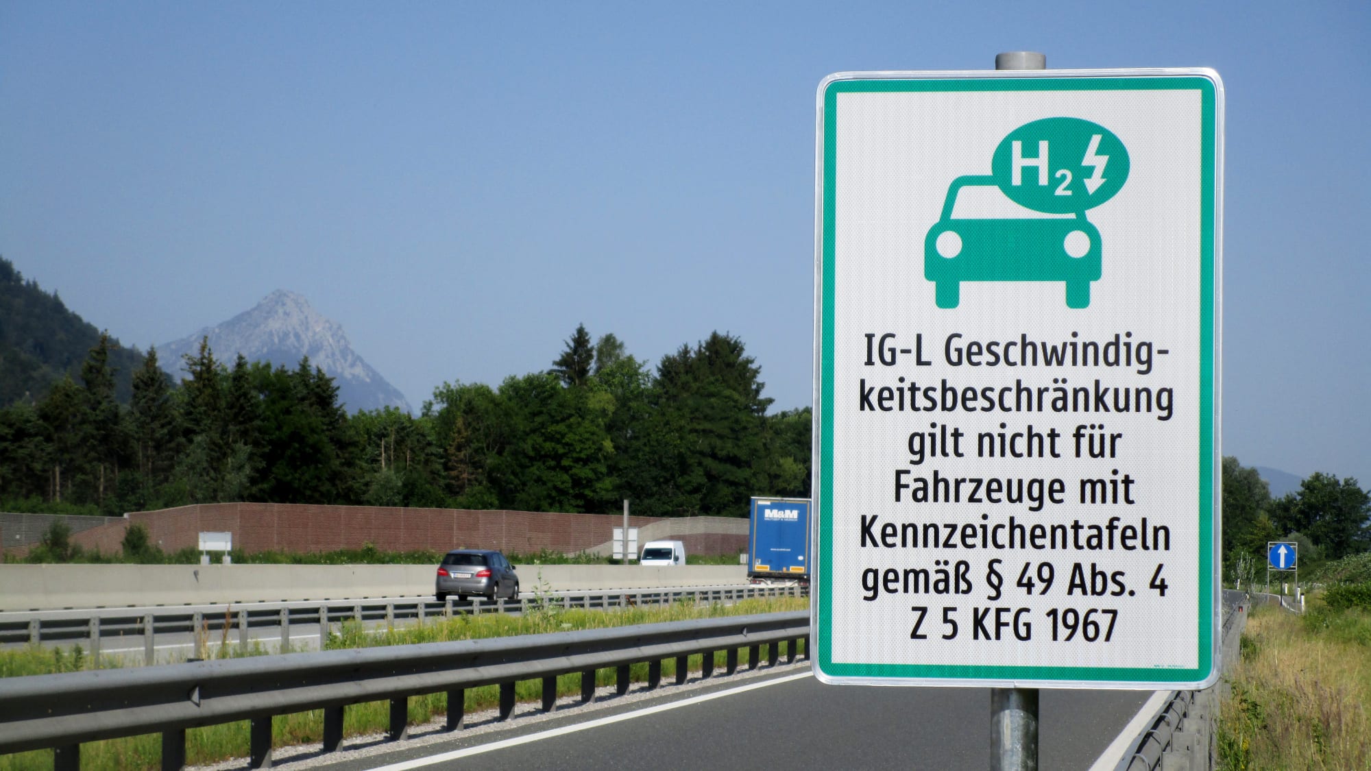 Umwelt Tempolimit Ausnahmen Nicht Fur Deutsche E Autos Adac