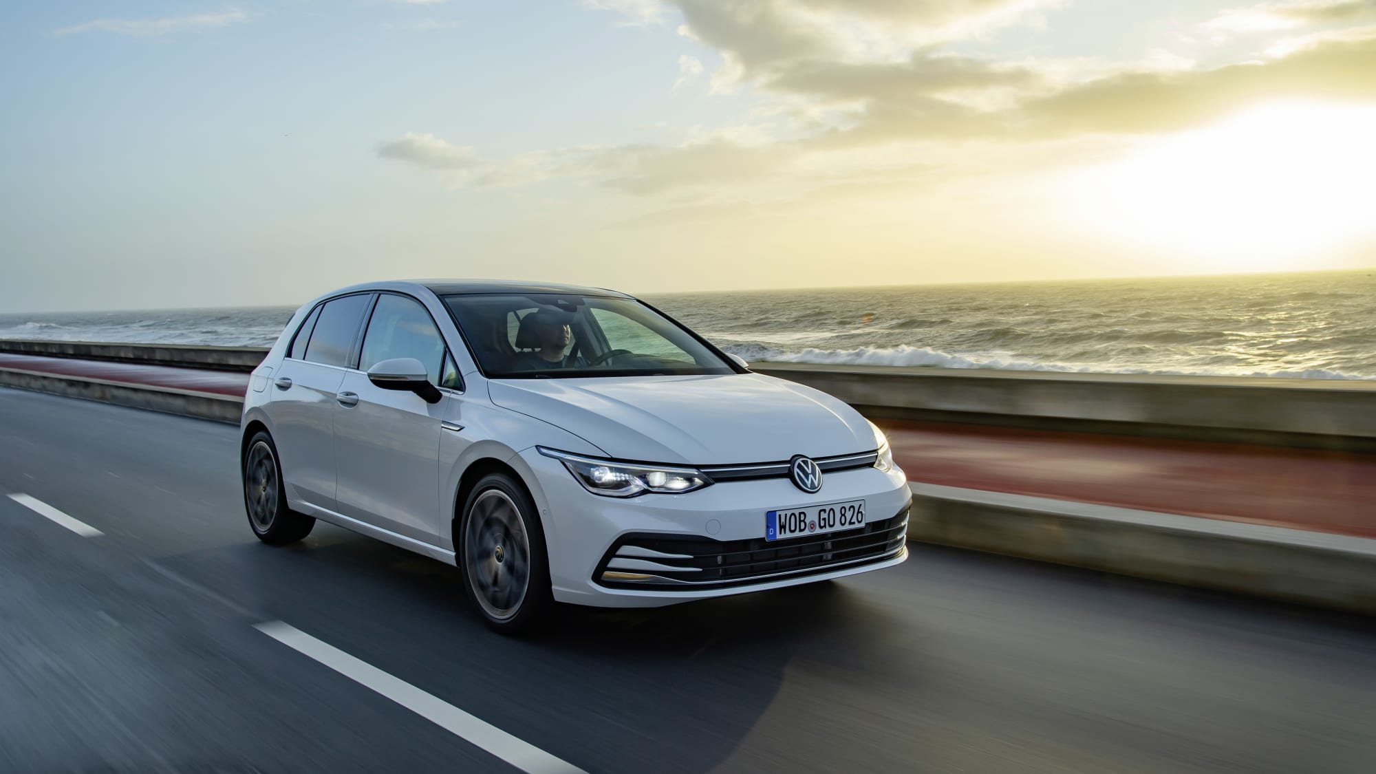 Vw Golf 8 Etsi Und Tdi Test Verbrauch Daten Motoren Adac