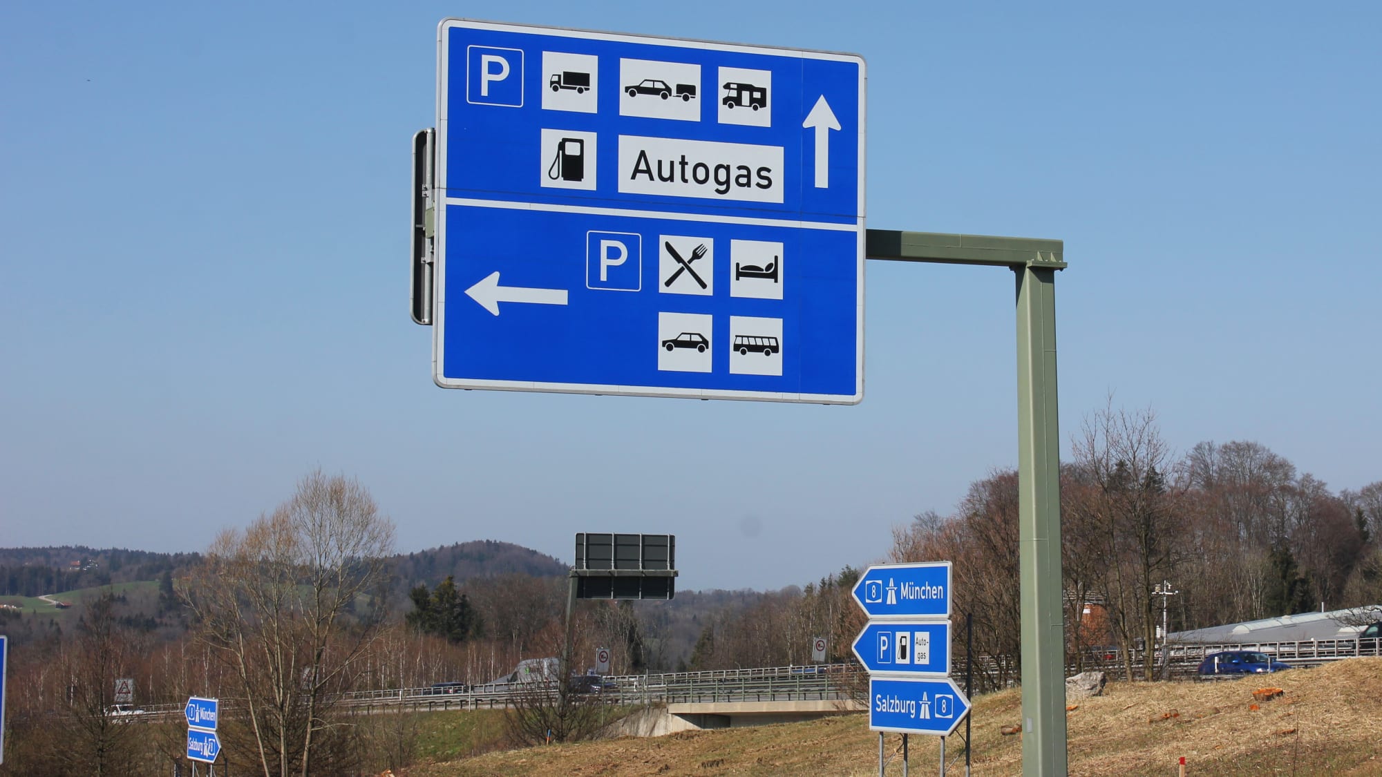 Corona Sind Tankstellen Und Wcs An Autobahnen Offen Adac