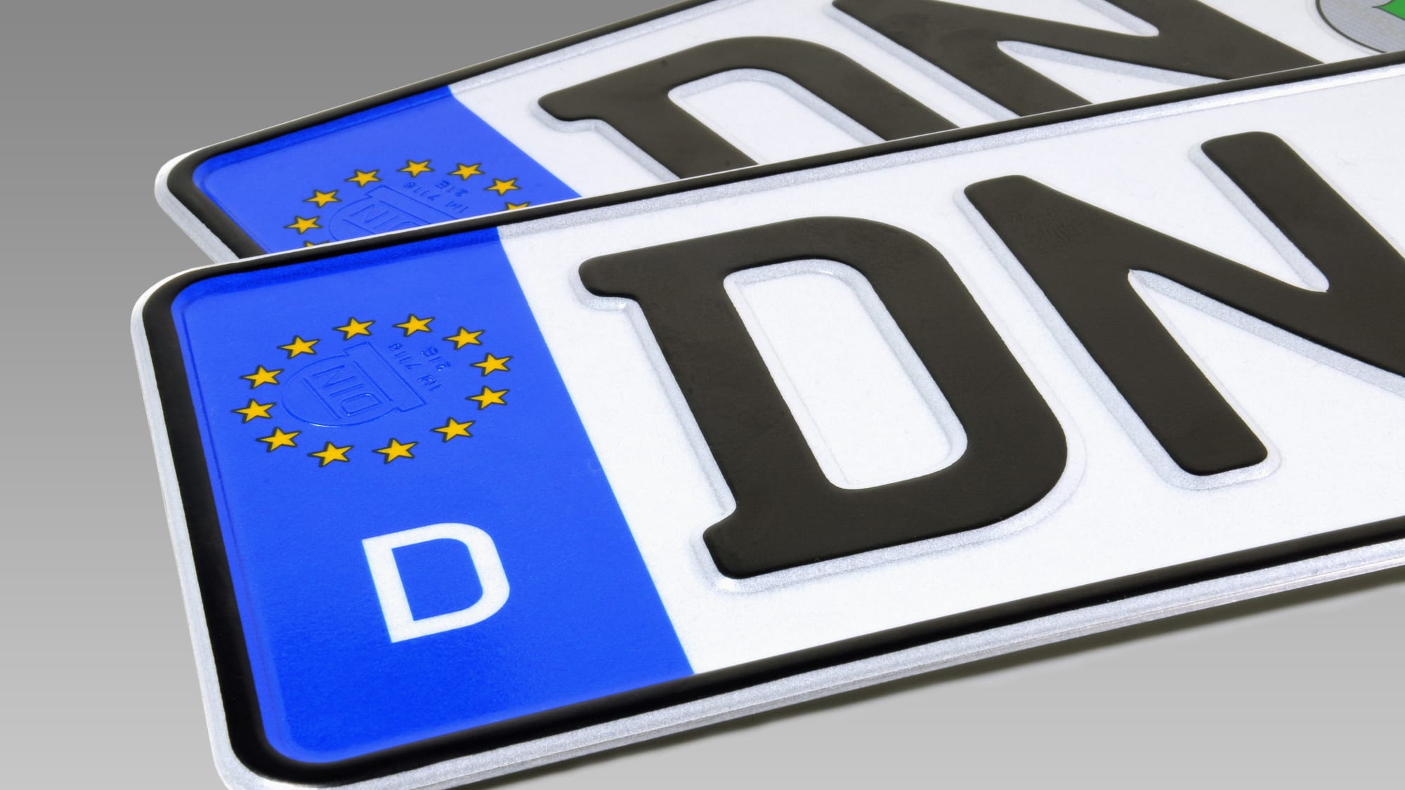 Kurze Kennzeichen Wann Ist Ein Kleines Nummernschild Erlaubt Adac