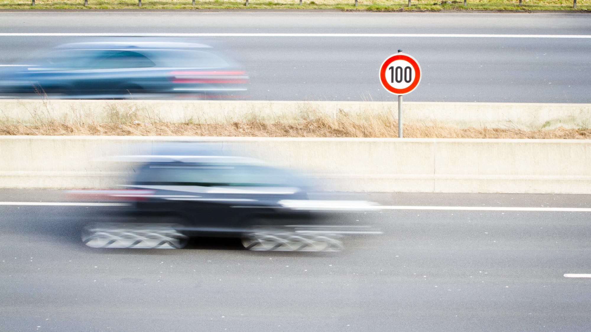 Niederlande 100 Km H Tempolimit Auf Autobahnen Gilt Adac