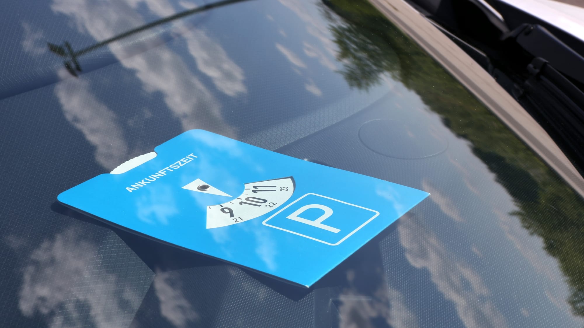Parkscheibe einstellen So vermeiden Sie ein Bußgeld ADAC