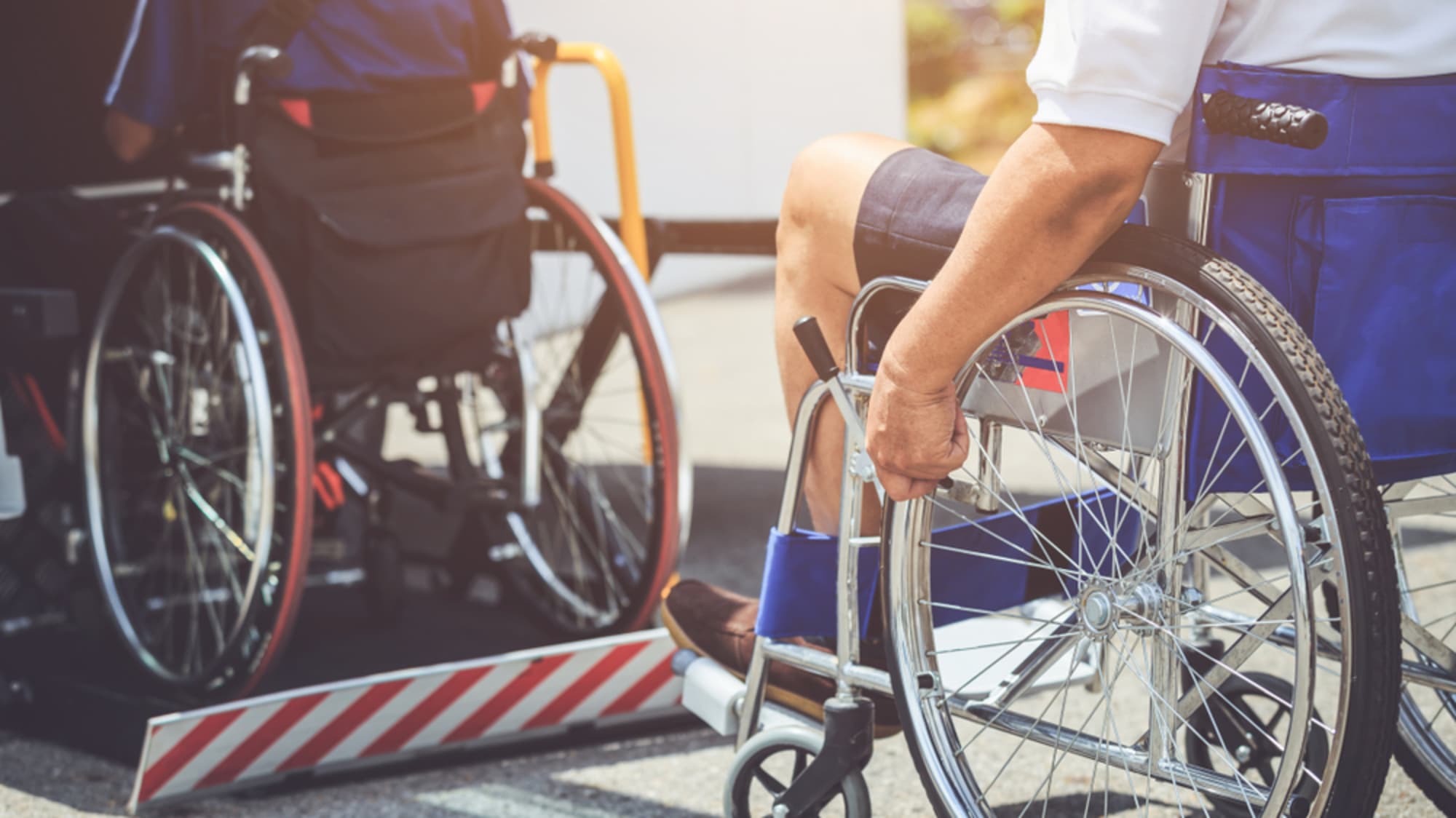 Rollstuhlsicherung im Auto | ADAC