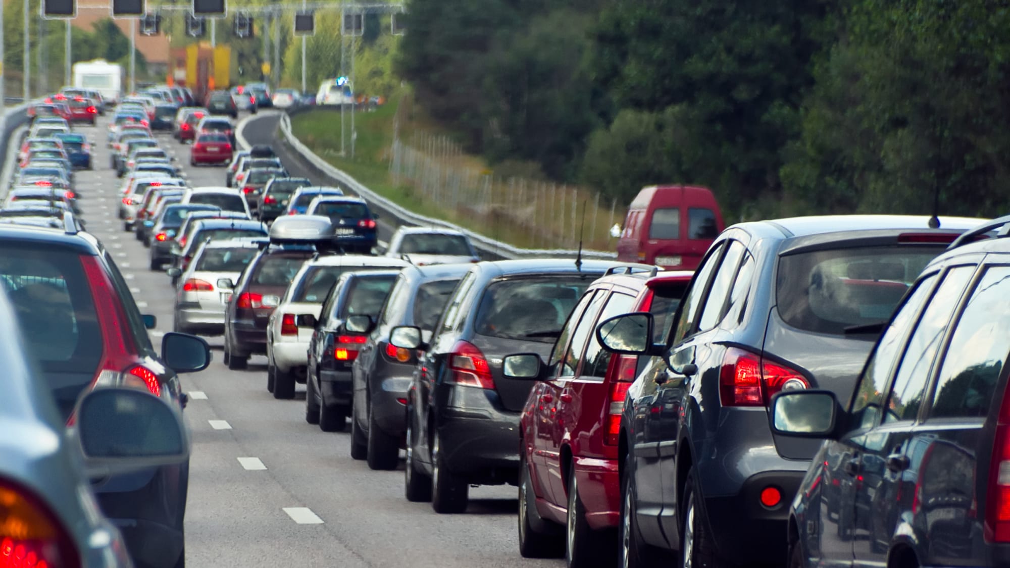 Staubilanz 2019 Weniger Dafur Langere Staus Adac