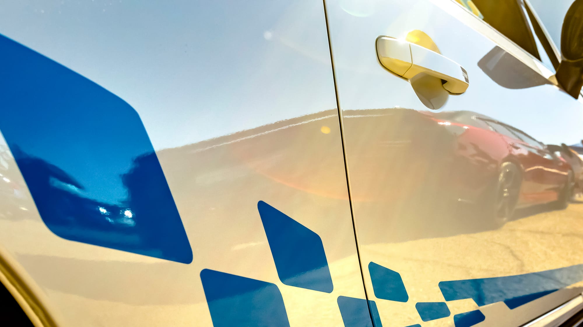Auto Folieren Kosten Technik Und Was Sie Beachten Sollten Adac