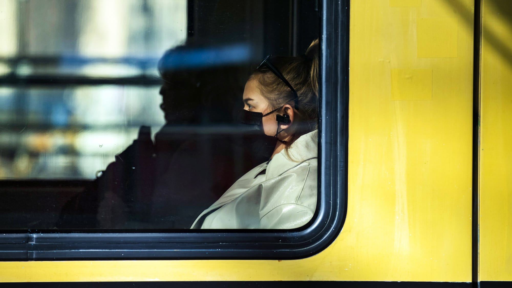 Corona Maskenpflicht Beim Bus Und Bahnfahren Adac