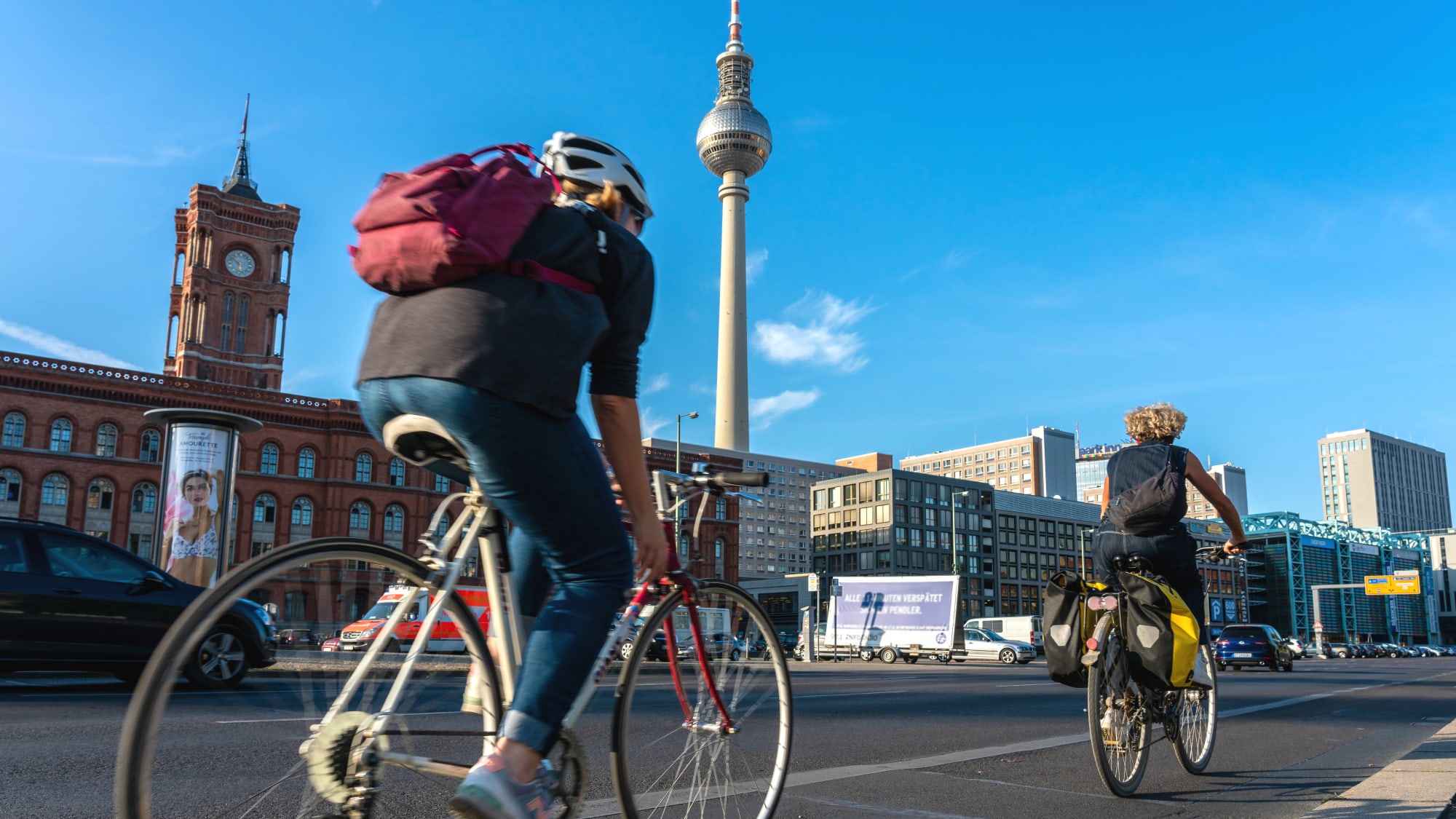 Wie Sie In Coronazeiten Mit Abstand Sicher Fahrradfahren Adac
