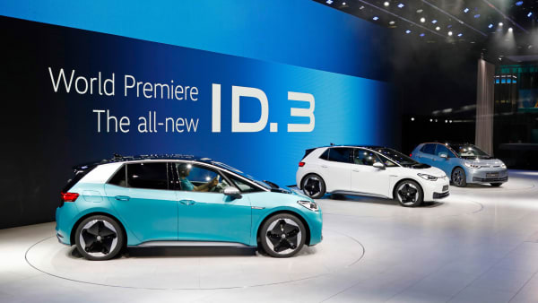 Alle Infos Zum Elektroauto Kauf Und Forderung Adac