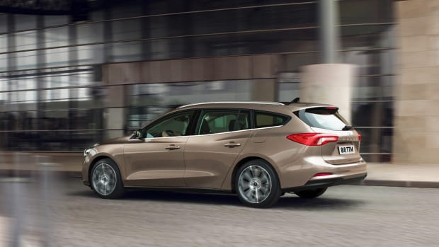 Ford Focus Turnier 1 5 Ecoboost Titanium X Automatik Ab 08 Technische Daten Bilder Preise Adac