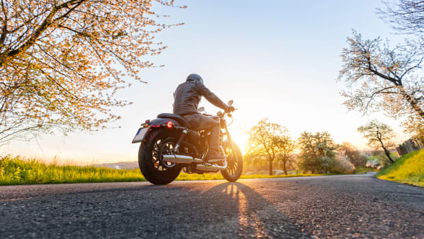 Motorrad Und Corona Was Ist Erlaubt Was Verboten Adac
