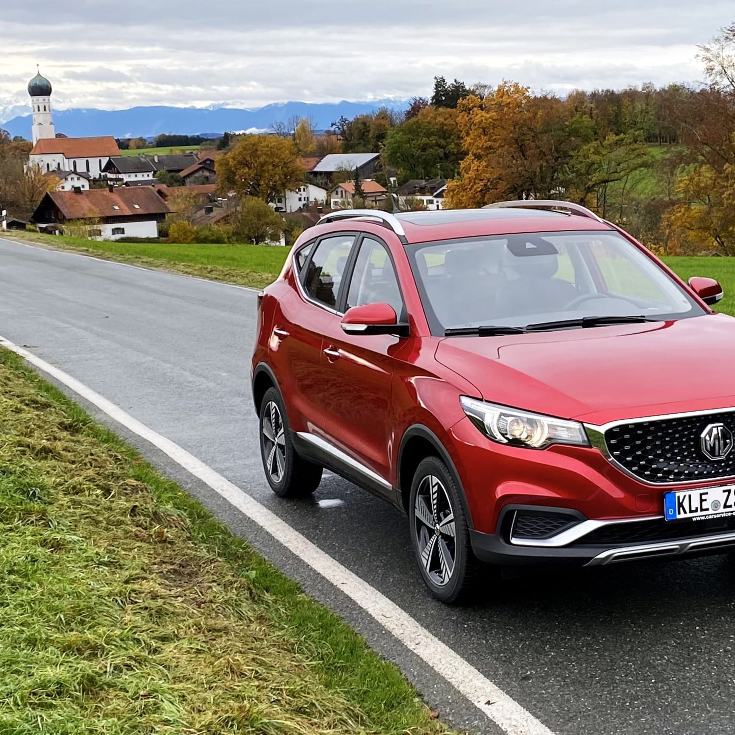 MG ZS EV Testfahrt im ElektroSUV aus China; Preis, Reichweite ADAC