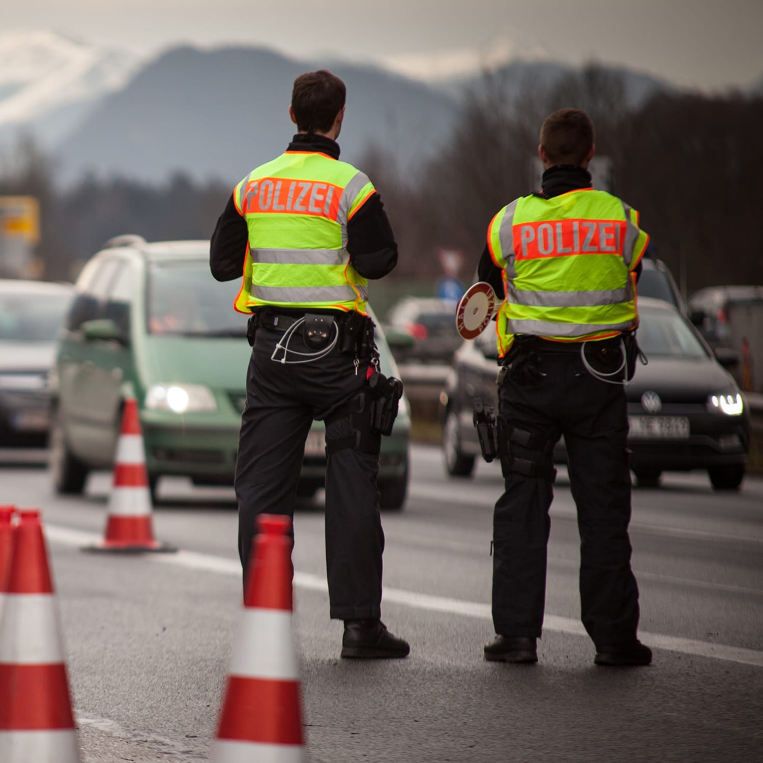 Grenzkontrollen So Entgehen Sie Den Staus Adac