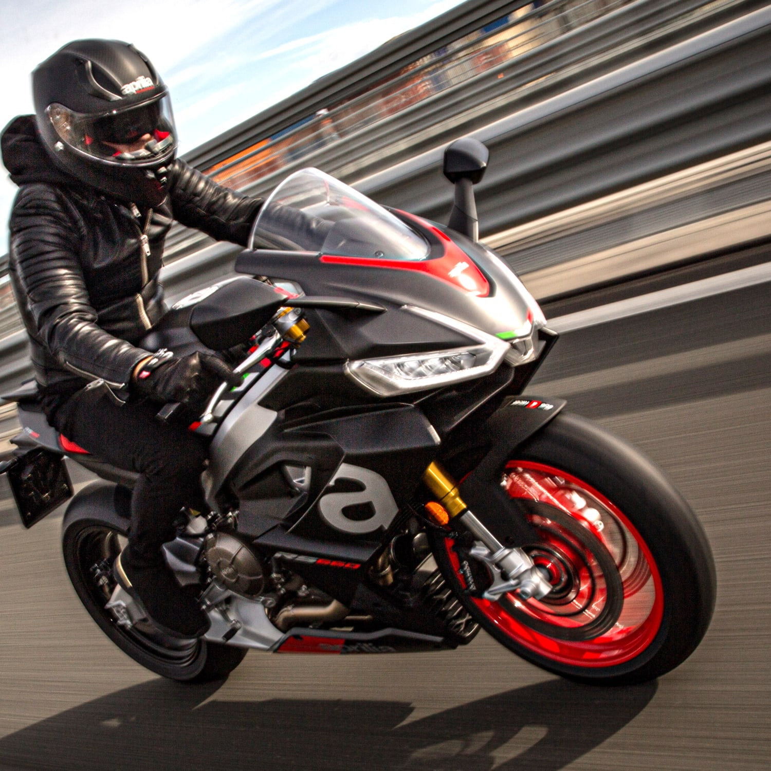 Aprilia RS 660 Fahrbericht, Bilder, Daten, Preis ADAC