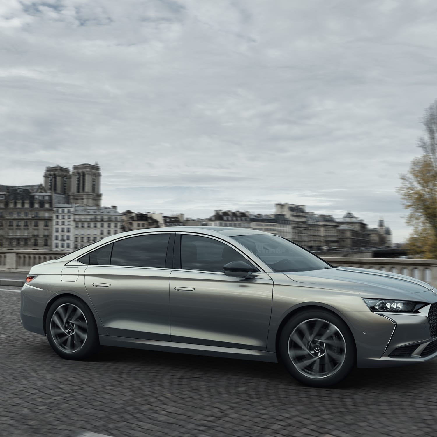 DS 9 Luxuriöse Tradition trifft auf moderne Technik ADAC