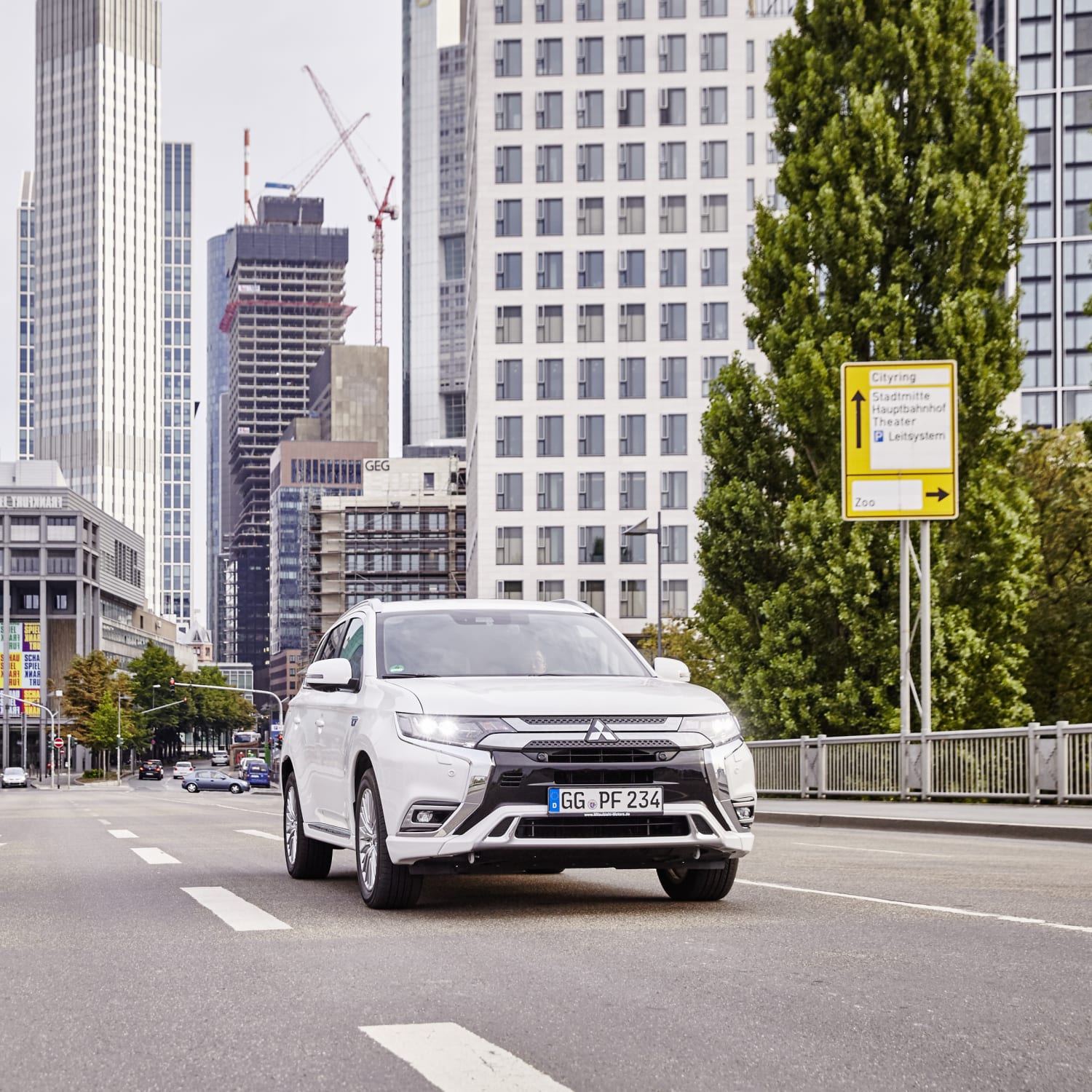 Mitsubishi Outlander Plug In Hybrid Test Daten Preise Adac