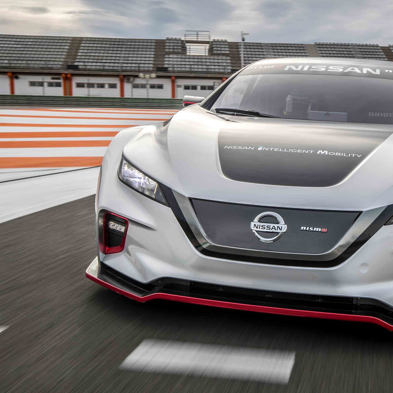 Nissan Leaf Nismo Rc Elektroauto Fur Die Rennstrecke Adac