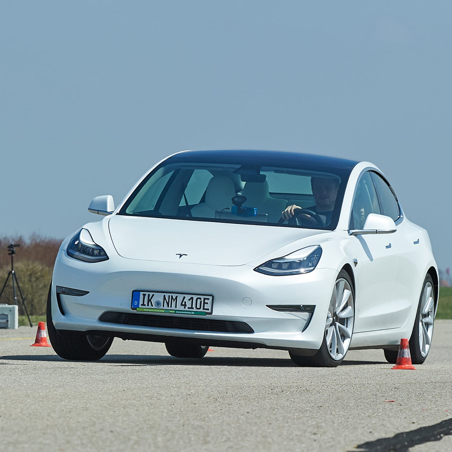 test tesla model 3 beindruckend trotz schwachen adac
