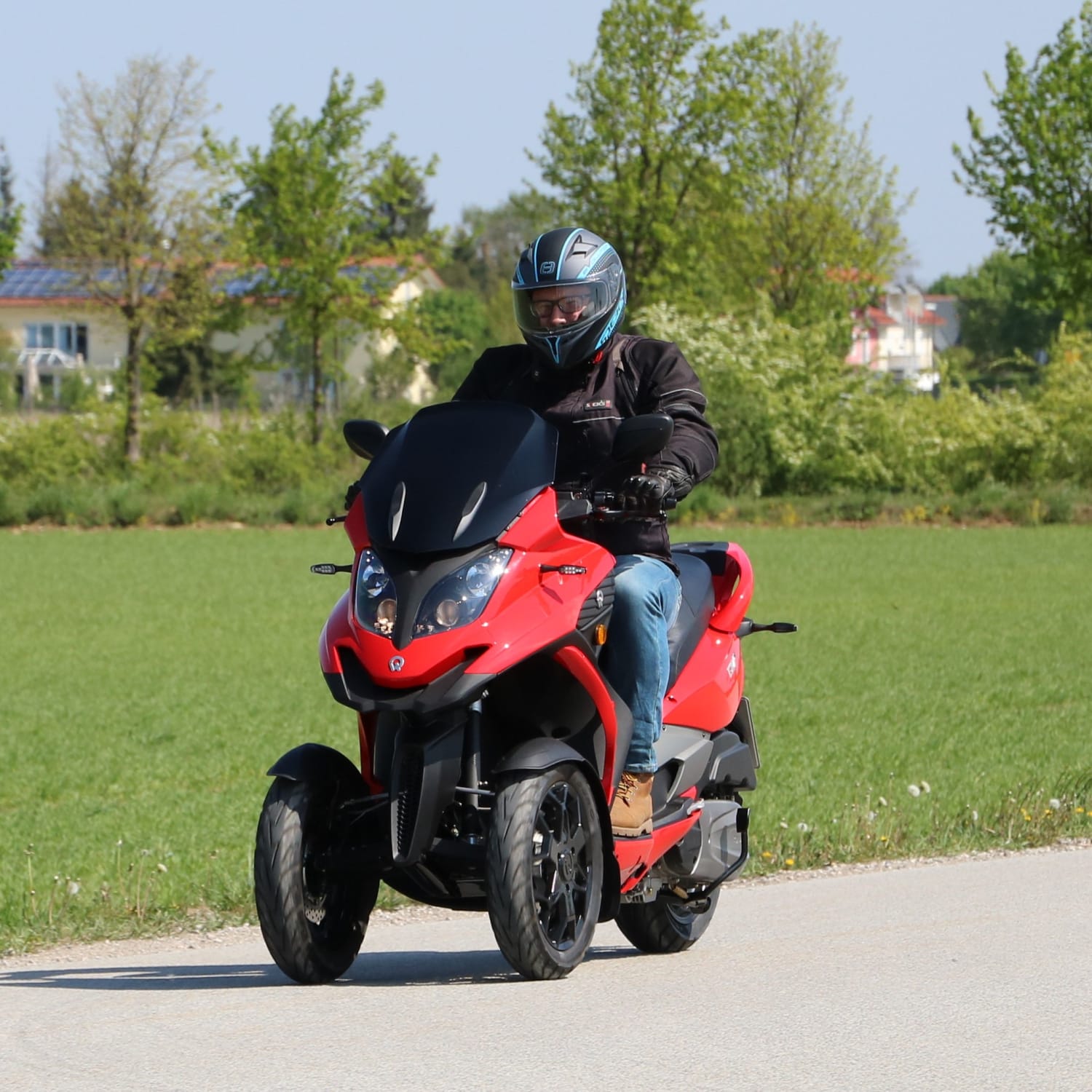 Quadro Qv 3 Dreirad Roller Im Fahrbericht Adac
