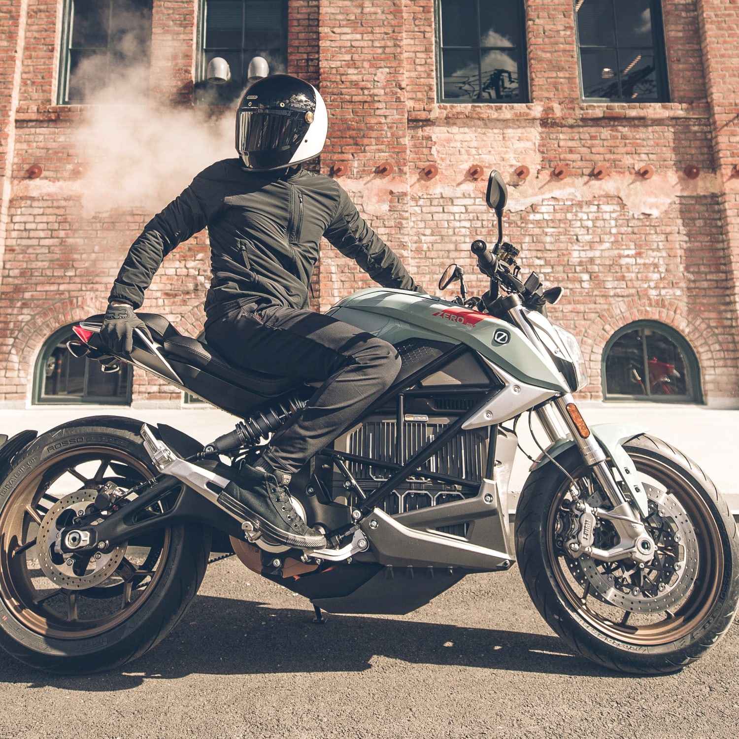 Zero Sr F Neues Elektro Bike Im Fahrbericht Adac