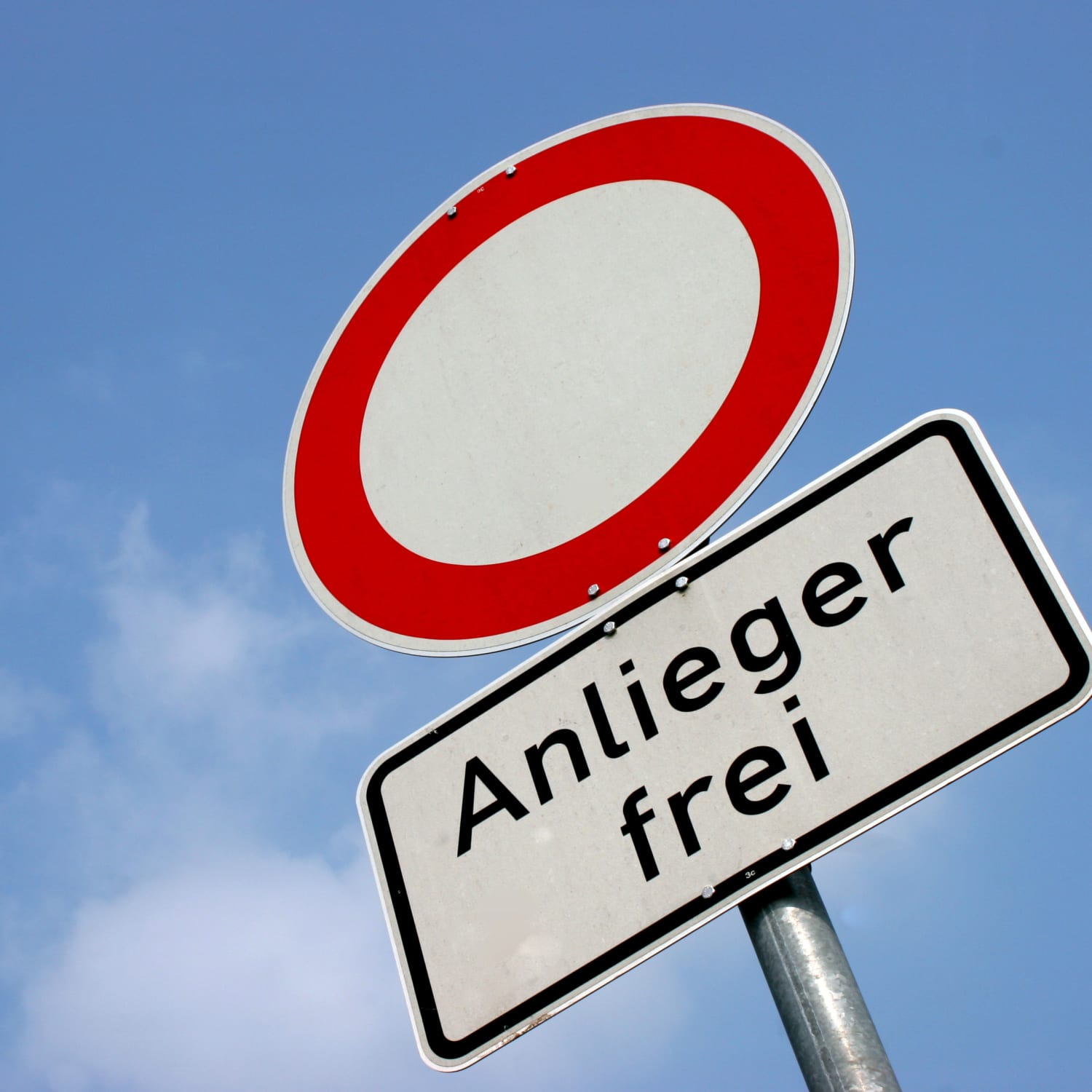 "Anlieger frei" Wer bei diesem Schild fahren darf ADAC